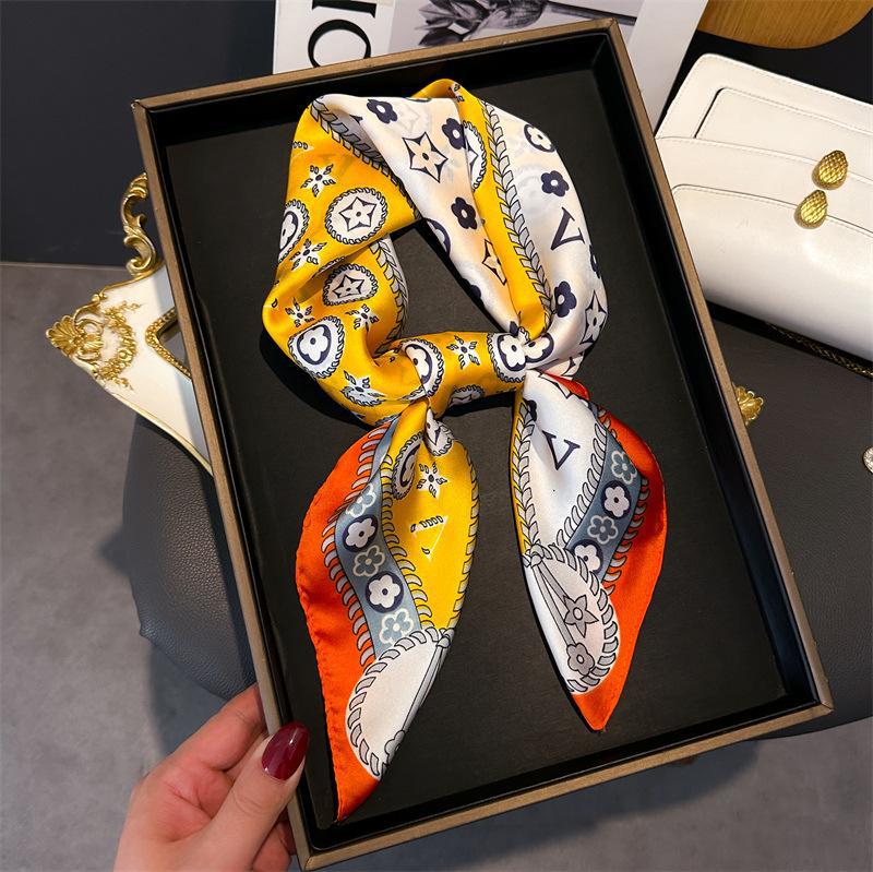 70cm Square Scarf  for Women R - Silk Neck Scarf recension och pris